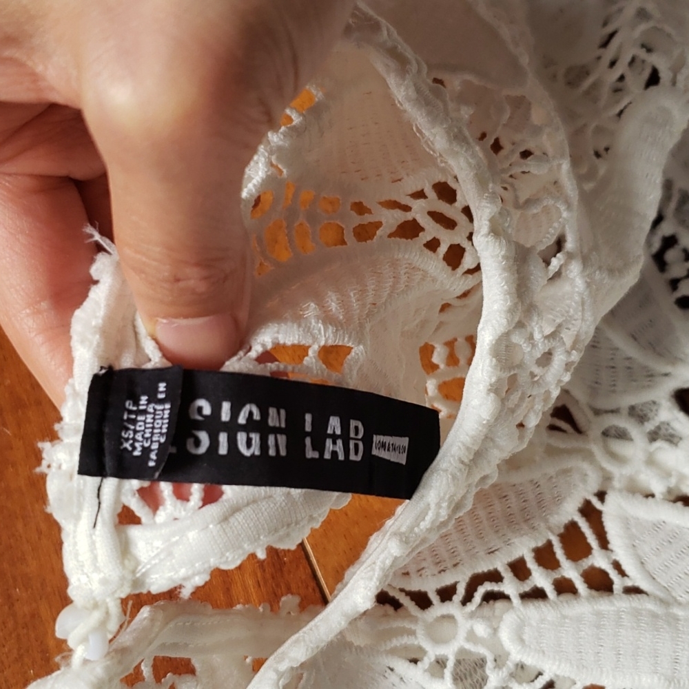 New with tag! Beautiful Detailed White Top - Picture 6 of 9
